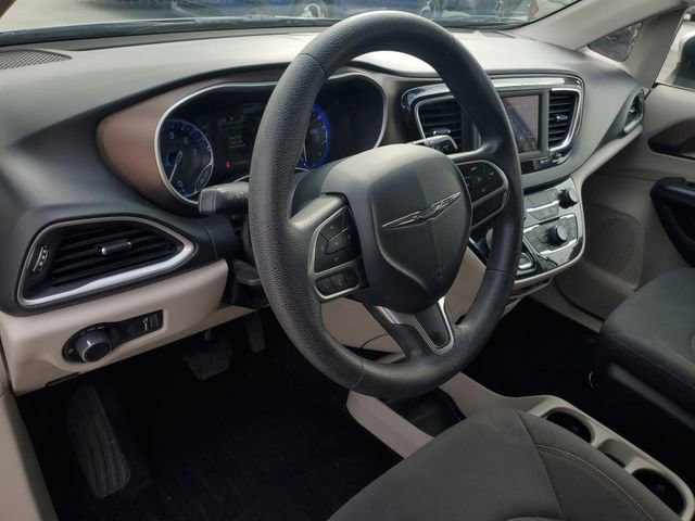 Used 2019 Chrysler Pacifica L image 14