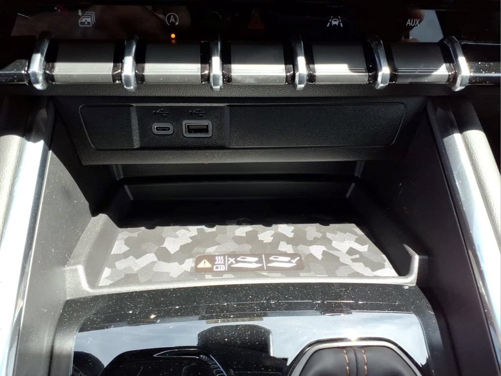 New 2026 GMC Canyon AT4 w/ AT4 Premium Package AWD/4WD image 12