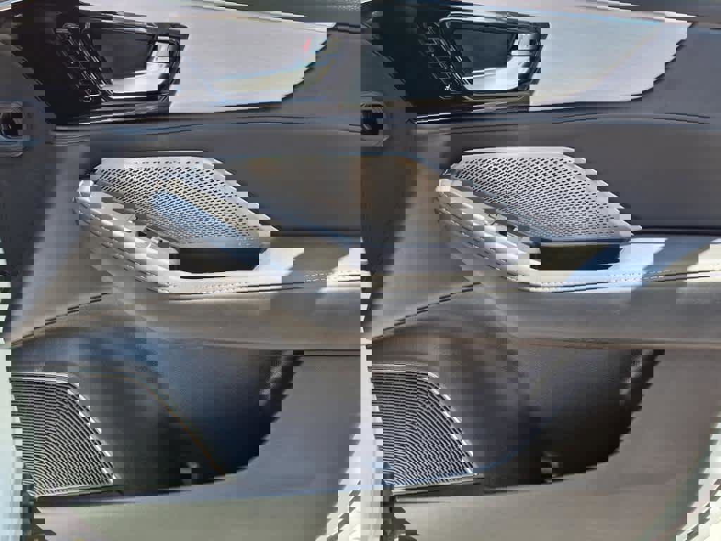 Certified 2023 Acura MDX SH-AWD w/ Technology Package image 8