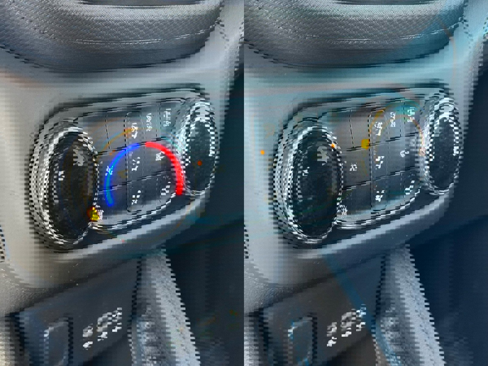 Used 2023 Chevrolet TrailBlazer LT image 29