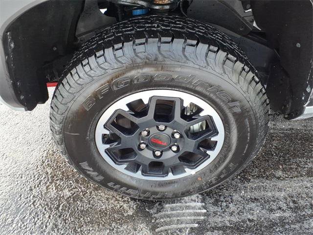 Certified 2025 Toyota Tacoma TRD Off-Road image 26