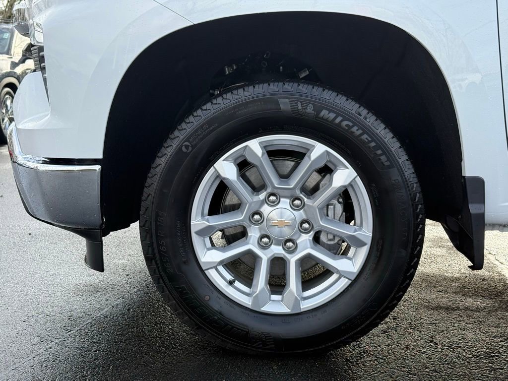 Used 2024 Chevrolet Silverado 1500 LT image 9