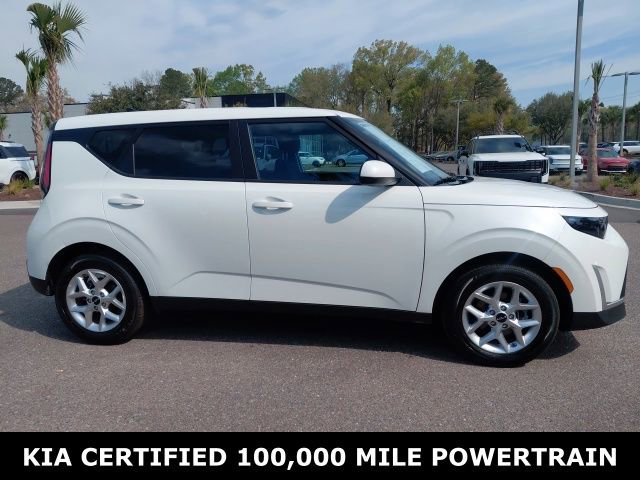 Certified 2025 Kia Soul LX image 4