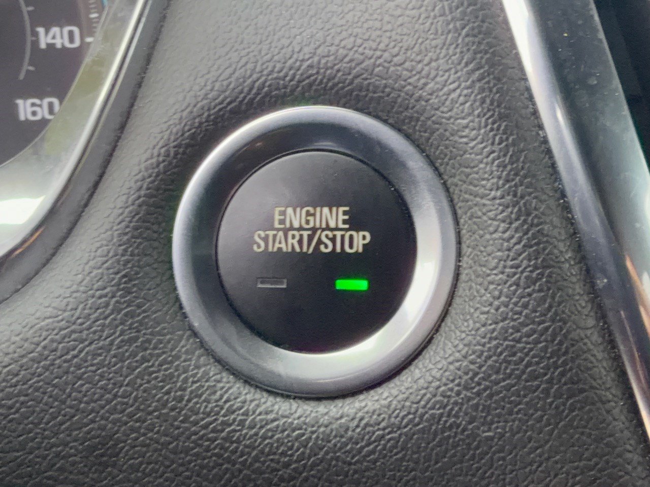 Used 2023 Chevrolet Traverse RS FWD image 20
