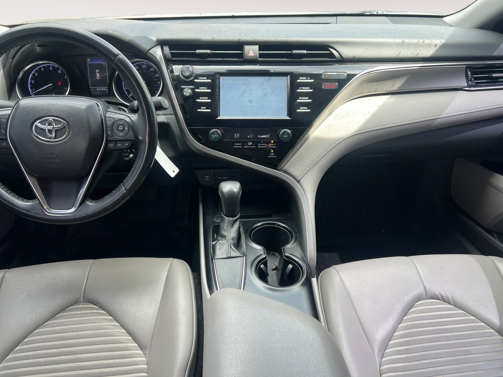 Used 2019 Toyota Camry SE FWD image 10