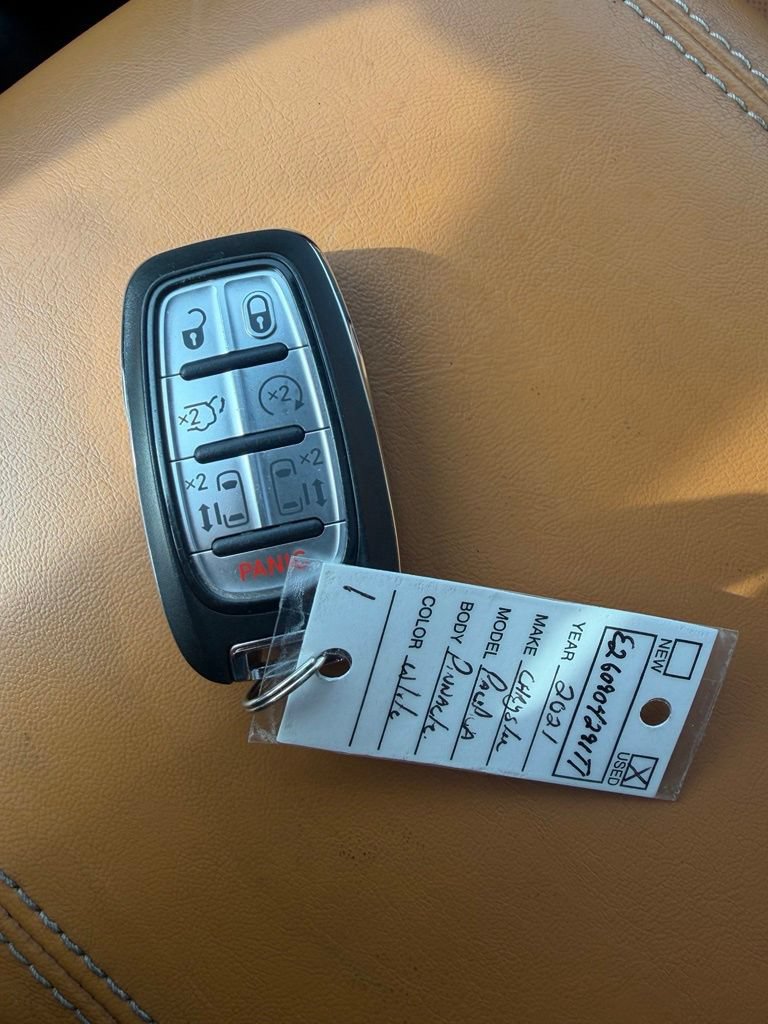Used 2021 Chrysler Pacifica Pinnacle AWD/4WD image 35