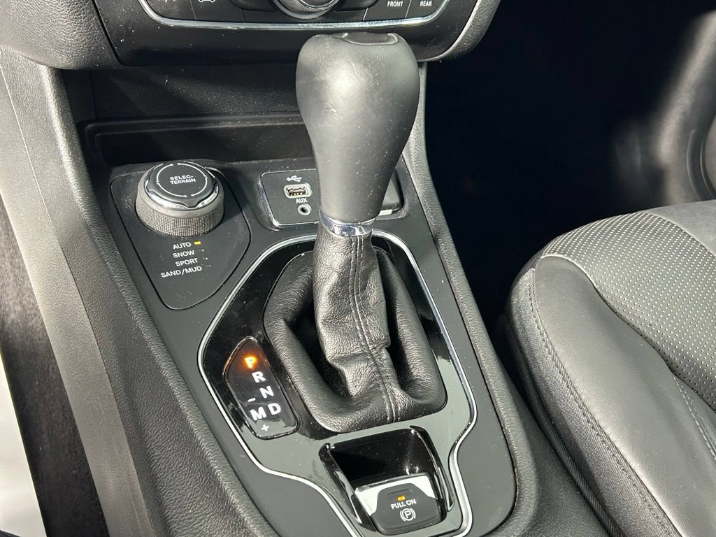 Used 2019 Jeep Cherokee Limited AWD/4WD image 22