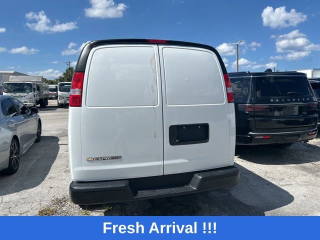Used 2025 Chevrolet Express 2500 Extended w/ Driver Convenience Package RWD image 14