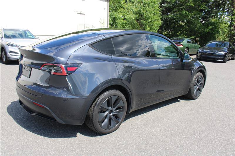 Used 2024 Tesla Model Y Long Range AWD/4WD image 7