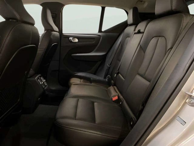 Used 2025 Volvo XC40 B5 Plus AWD/4WD image 22