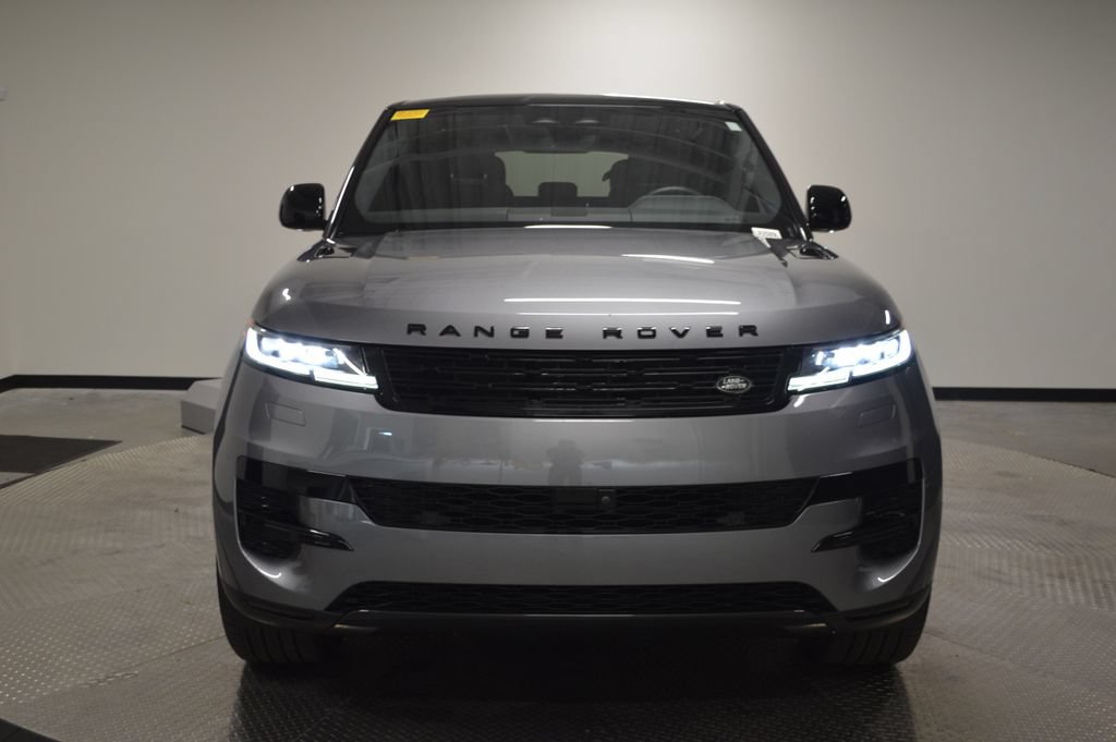 Used 2025 Land Rover Range Rover Sport SE AWD/4WD image 8