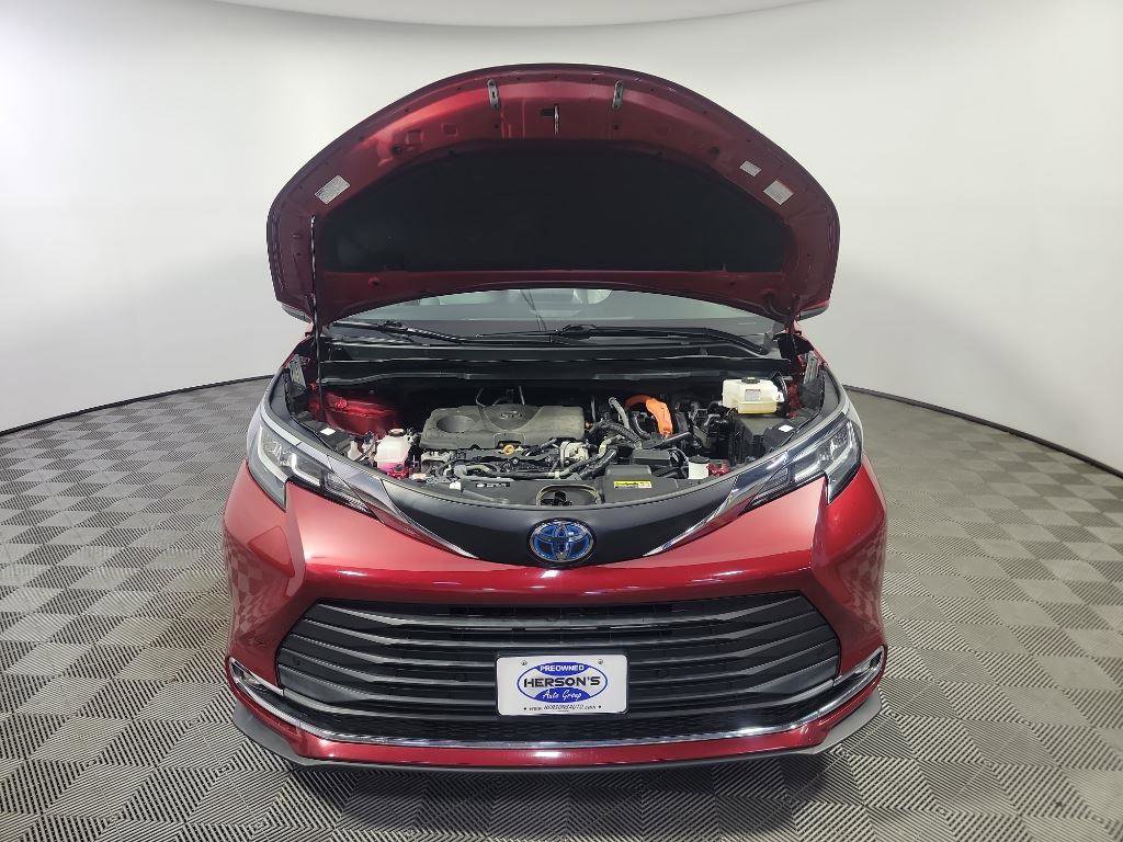 Used 2021 Toyota Sienna XLE image 14