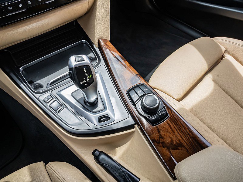 Used 2018 BMW 330e RWD image 26