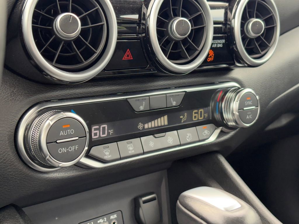 Used 2025 Nissan Sentra SR FWD image 19