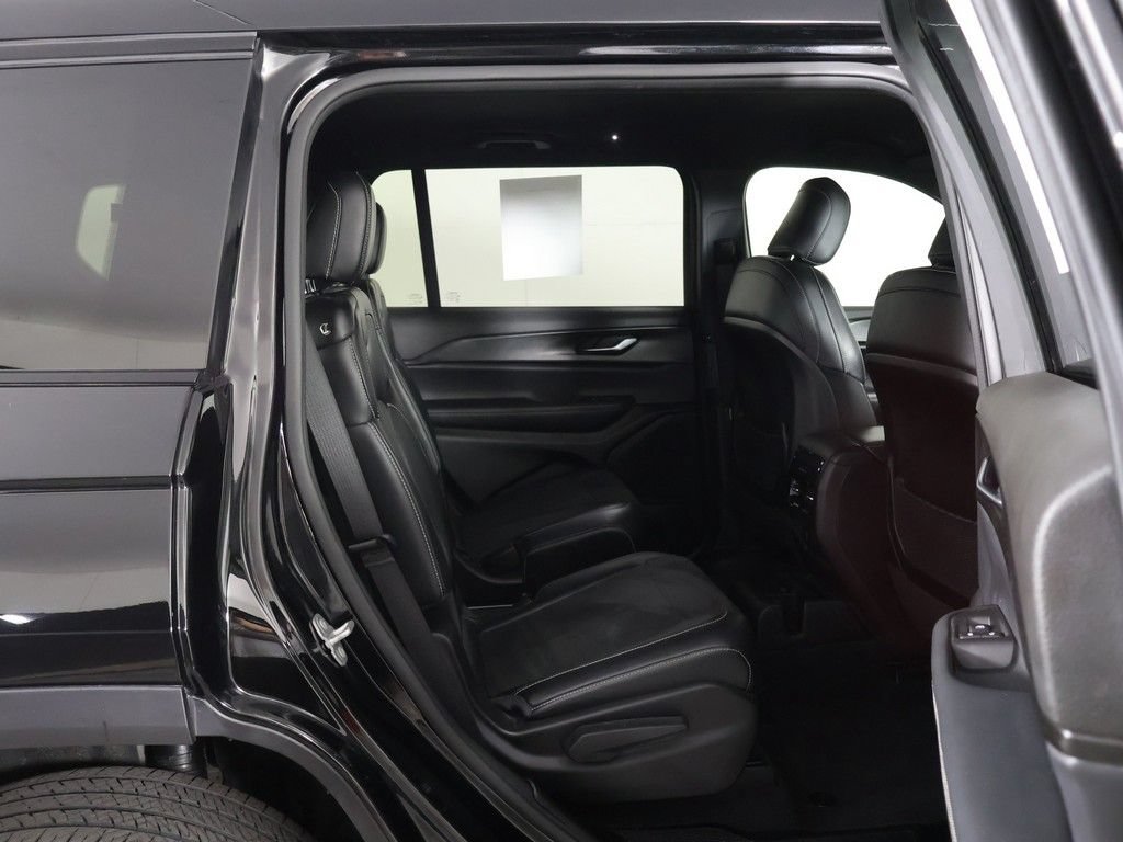 Used 2023 Jeep Grand Cherokee L Laredo AWD/4WD image 31