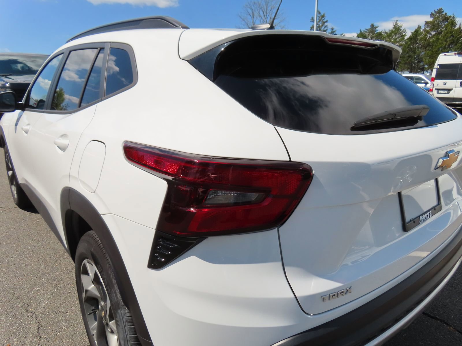 Used 2024 Chevrolet Trax LT w/ Driver Confidence Package image 10