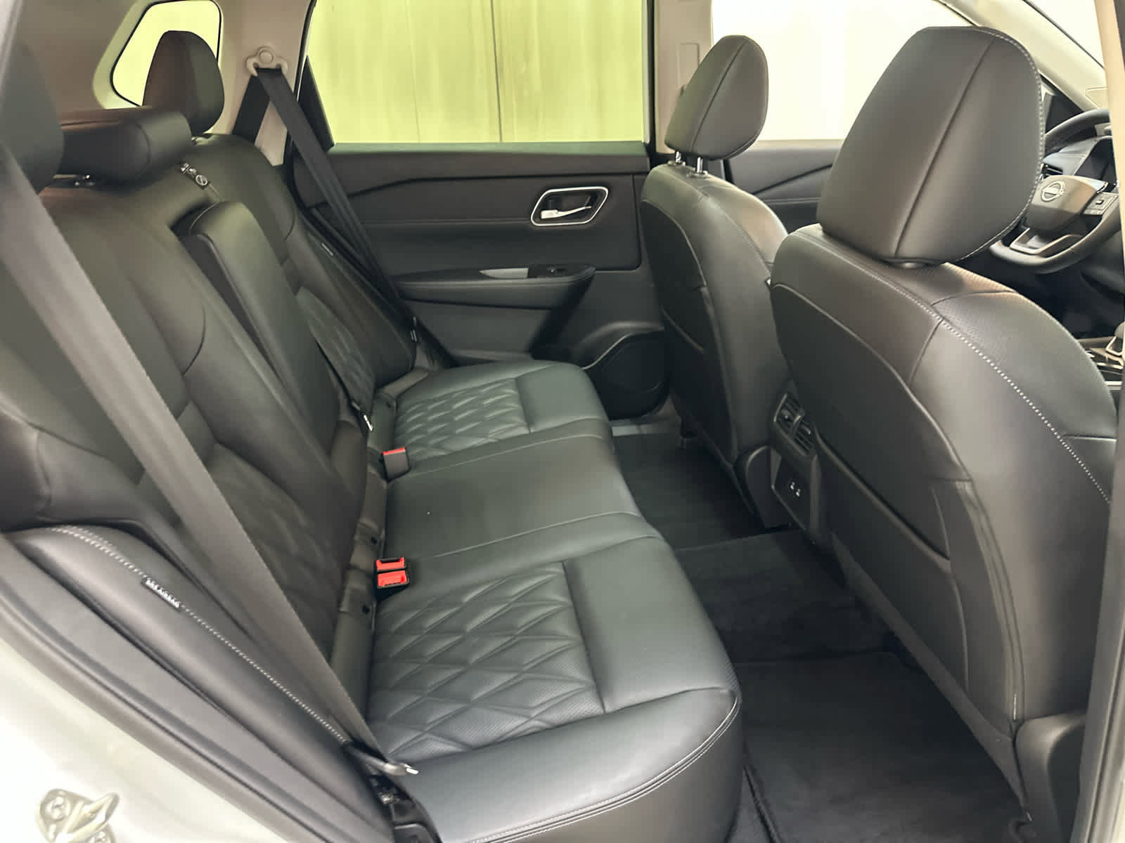 Certified 2025 Nissan Rogue Platinum image 19