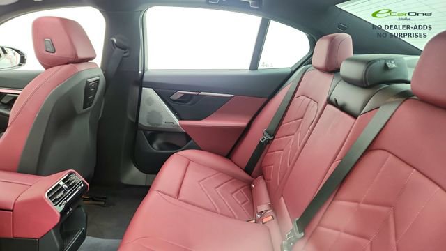 Used 2025 BMW i5 xDrive40 w/ M Sport Package image 28