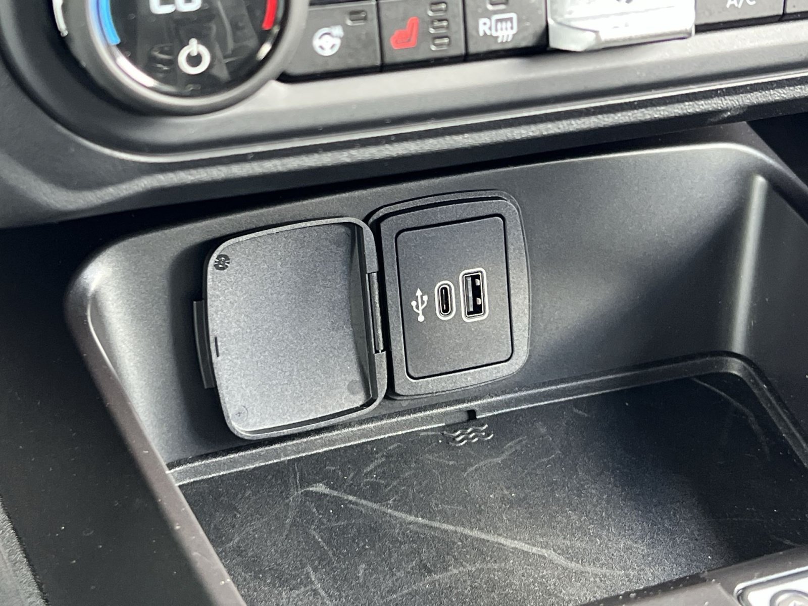 Used 2026 Ford Bronco Badlands AWD/4WD image 40