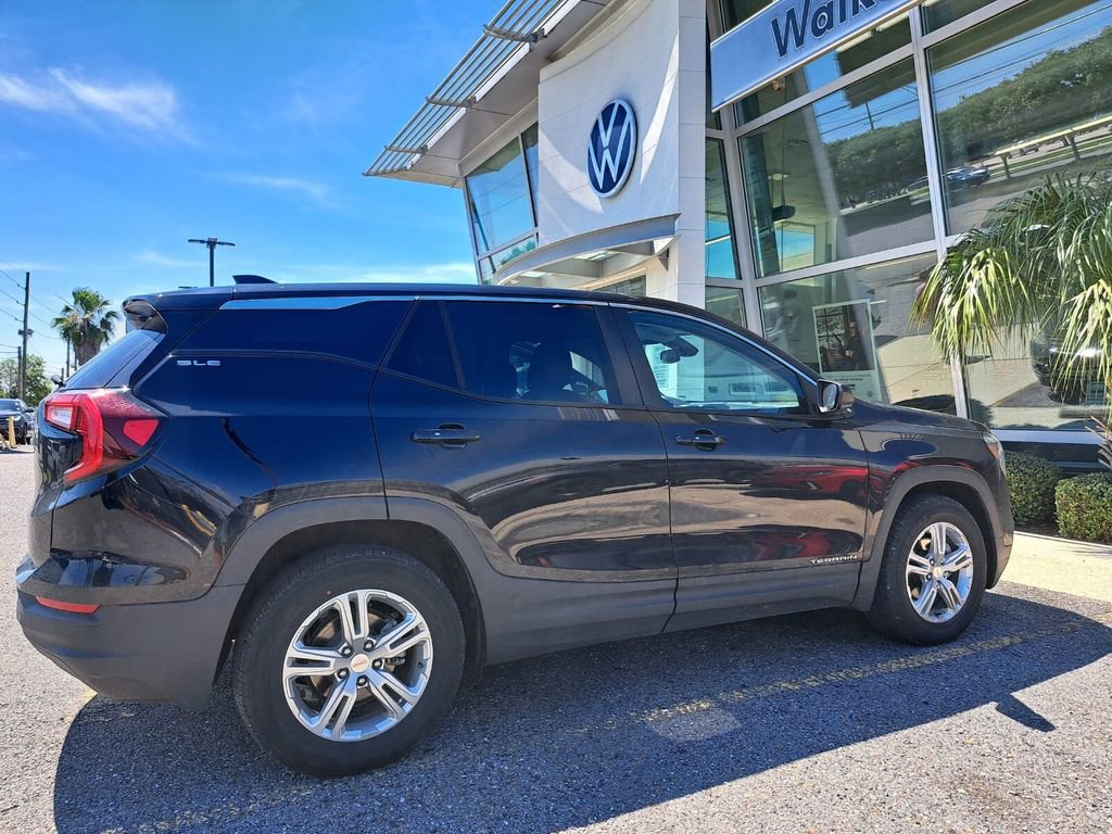 Used 2024 GMC Terrain SLE FWD image 4