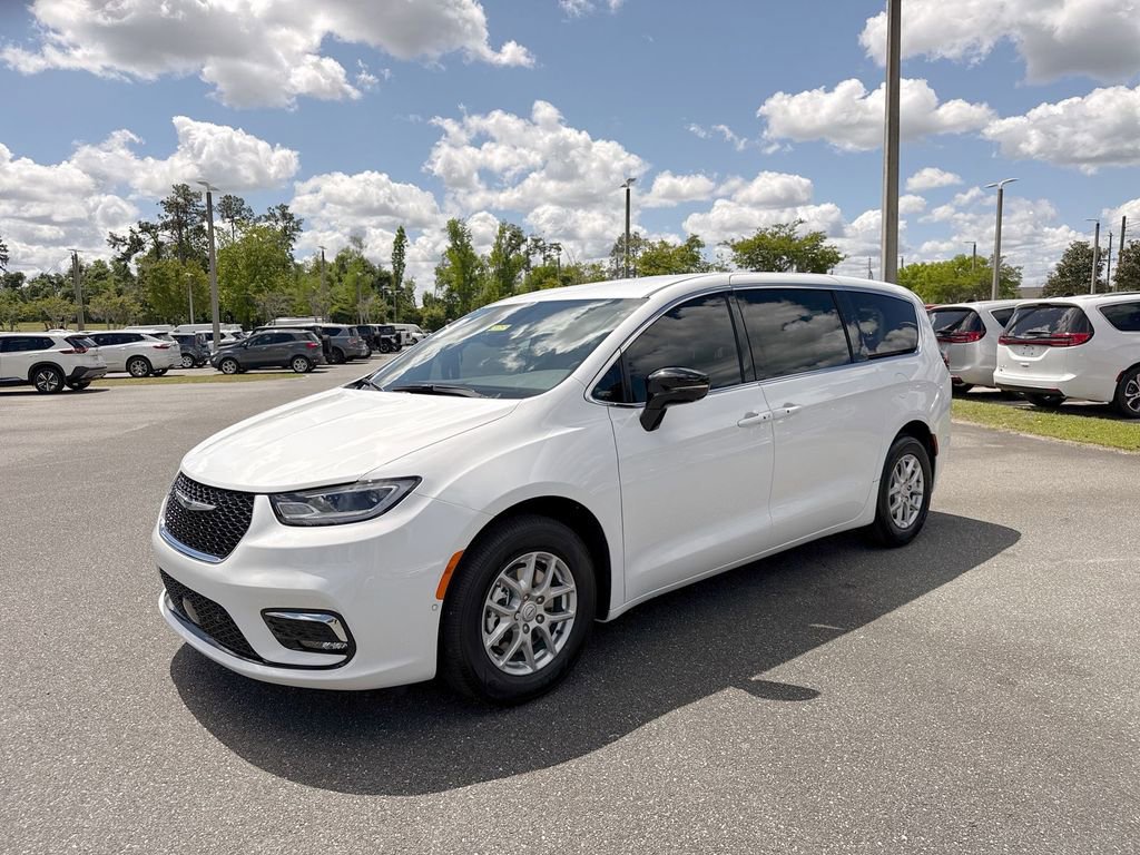 New 2026 Chrysler Pacifica Select image 7