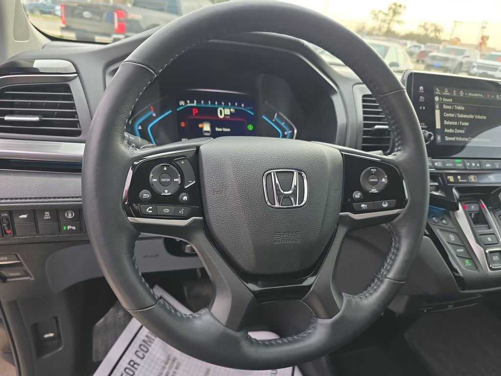 Used 2024 Honda Odyssey Elite image 11