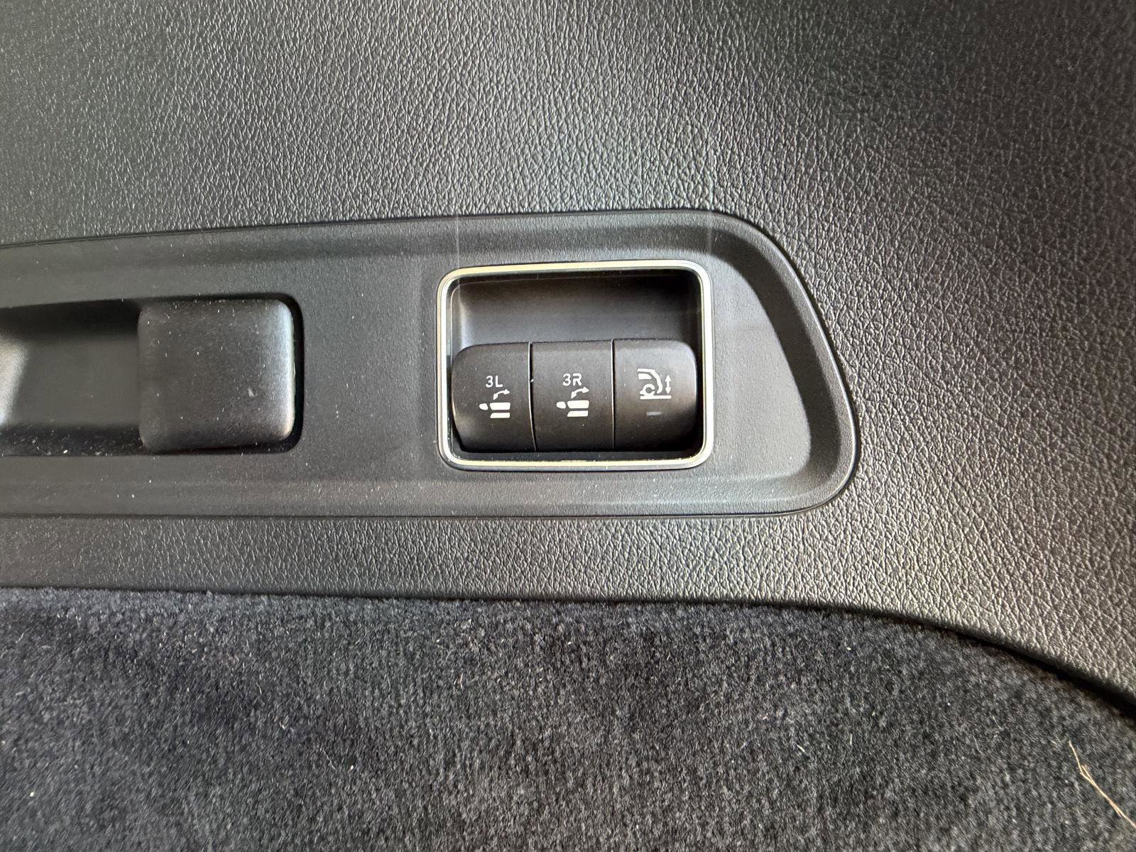 Certified 2025 Mercedes-Benz GLS 450 4MATIC image 25