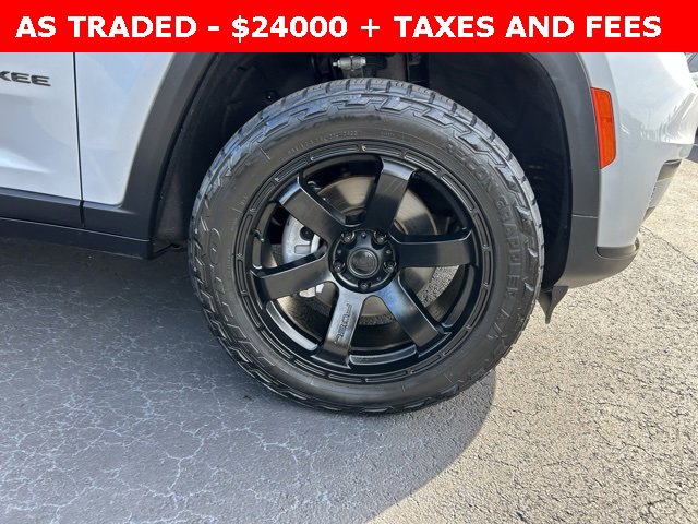 Used 2023 Jeep Grand Cherokee L Laredo image 8