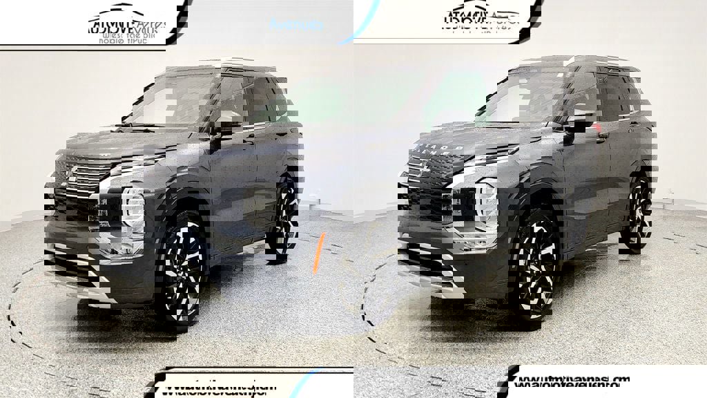 Used 2024 Mitsubishi Outlander SEL image 1
