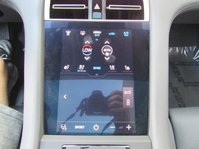 Used 2022 Porsche Taycan 4S image 48