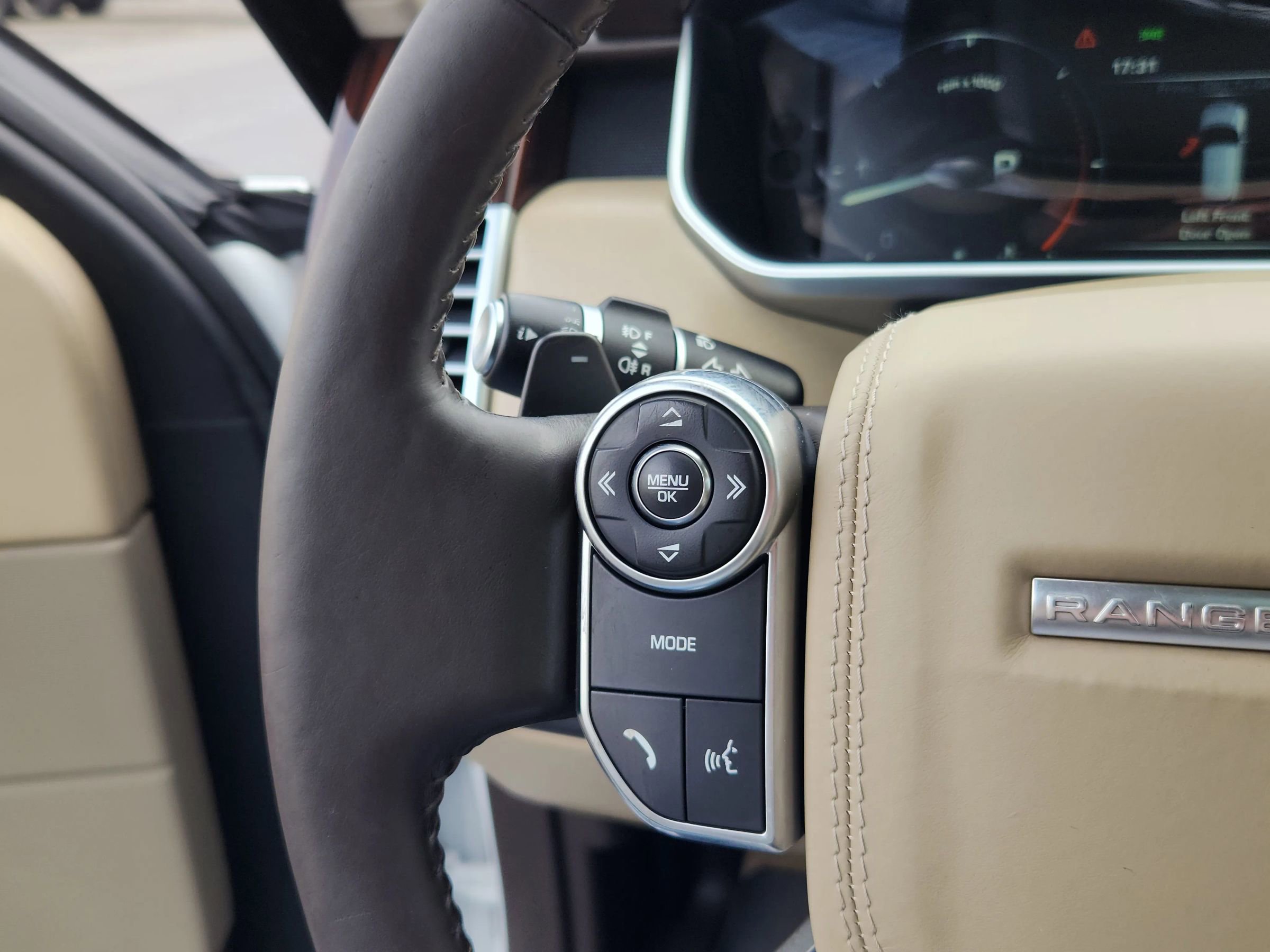 Used 2016 Land Rover Range Rover HSE AWD/4WD image 15
