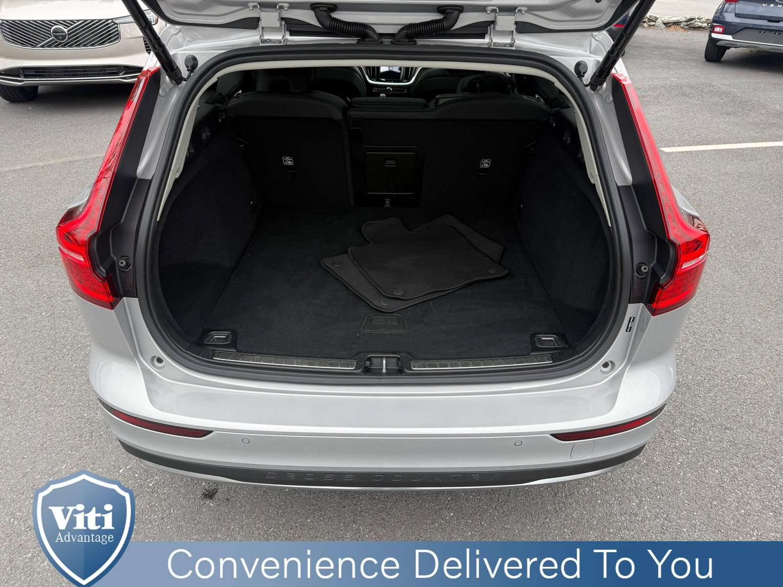 Used 2025 Volvo V60 B5 Cross Country Plus AWD/4WD image 24