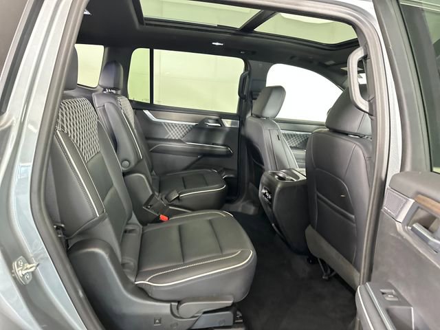 Used 2024 GMC Acadia Denali w/ Super Cruise Package image 27