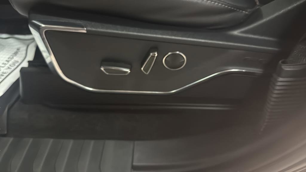 Certified 2023 Ford F150 Lariat w/ Equipment Group 502A High image 17