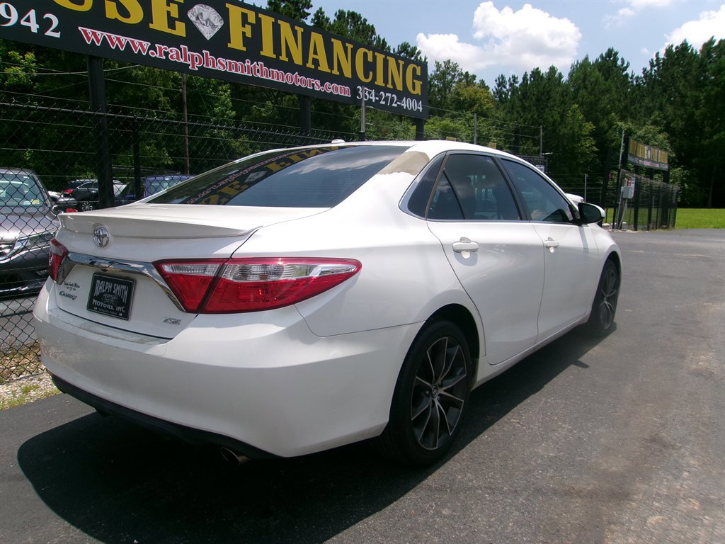 Used 2015 Toyota Camry SE image 9