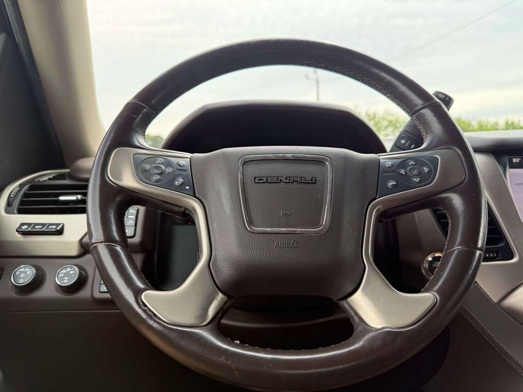 Used 2016 GMC Yukon Denali AWD/4WD image 16