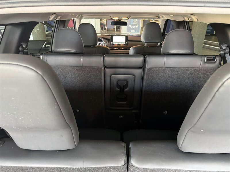 Used 2024 Mitsubishi Outlander SE Black Edition image 26