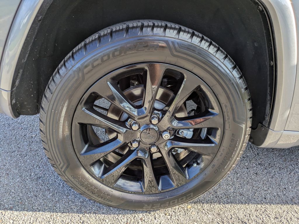 Used 2021 Jeep Grand Cherokee Laredo X image 11