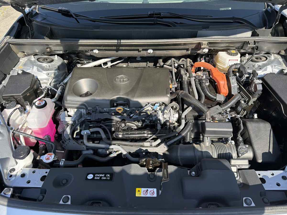 Used 2025 Toyota RAV4 XLE image 26