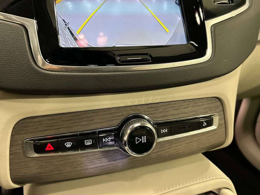 Certified 2023 Volvo XC90 B6 Ultimate w/ Protection Package Premier AWD/4WD image 18