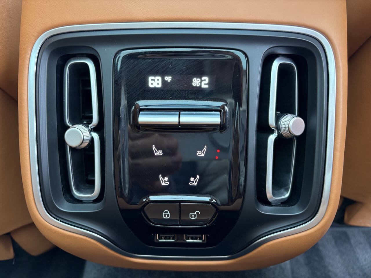 Used 2024 Aston Martin DBX 707 image 13