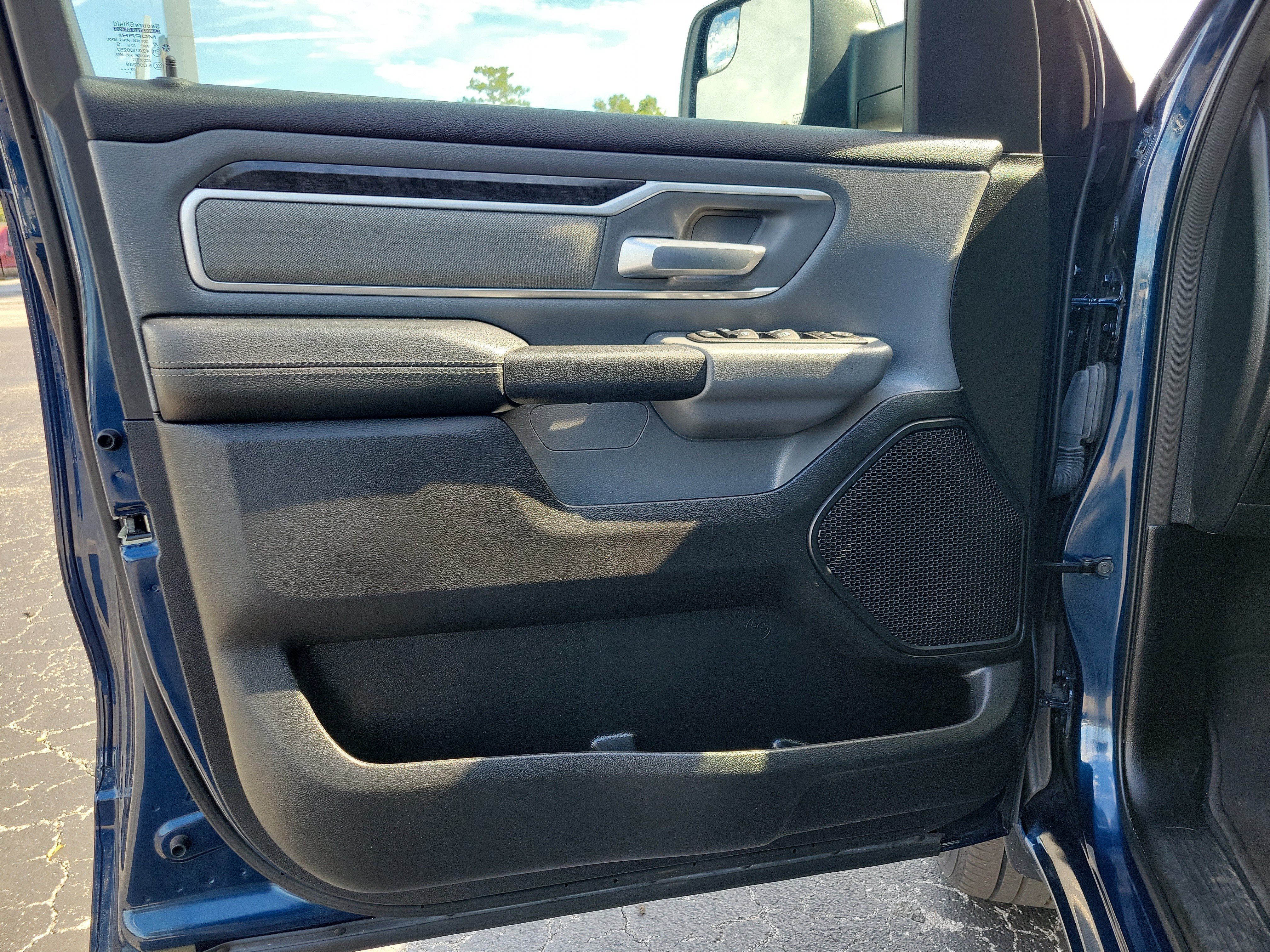 Used 2022 RAM 1500 Big Horn AWD/4WD image 17