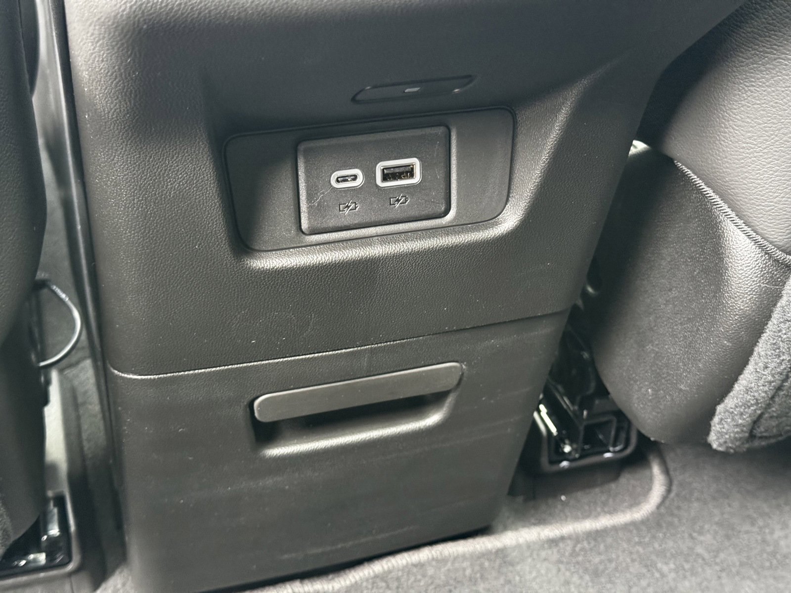 New 2025 Cadillac XT6 Luxury image 14