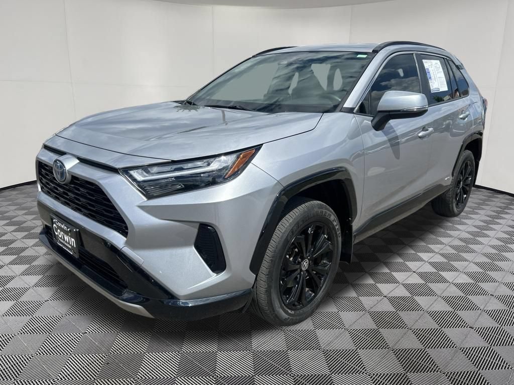 Used 2023 Toyota RAV4 SE AWD/4WD image 3