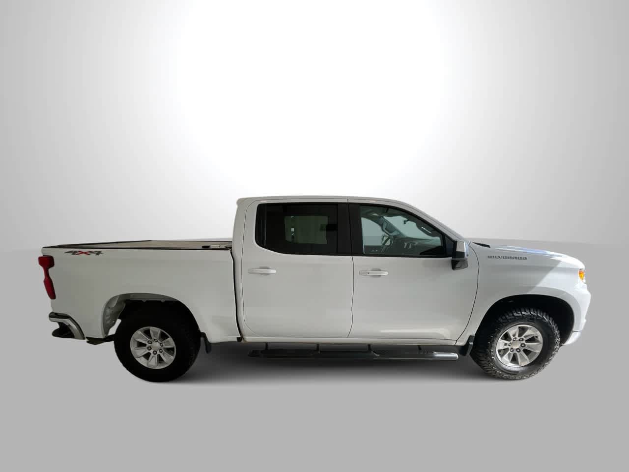 Used 2022 Chevrolet Silverado 1500 LT w/ Convenience Package II AWD/4WD image 9