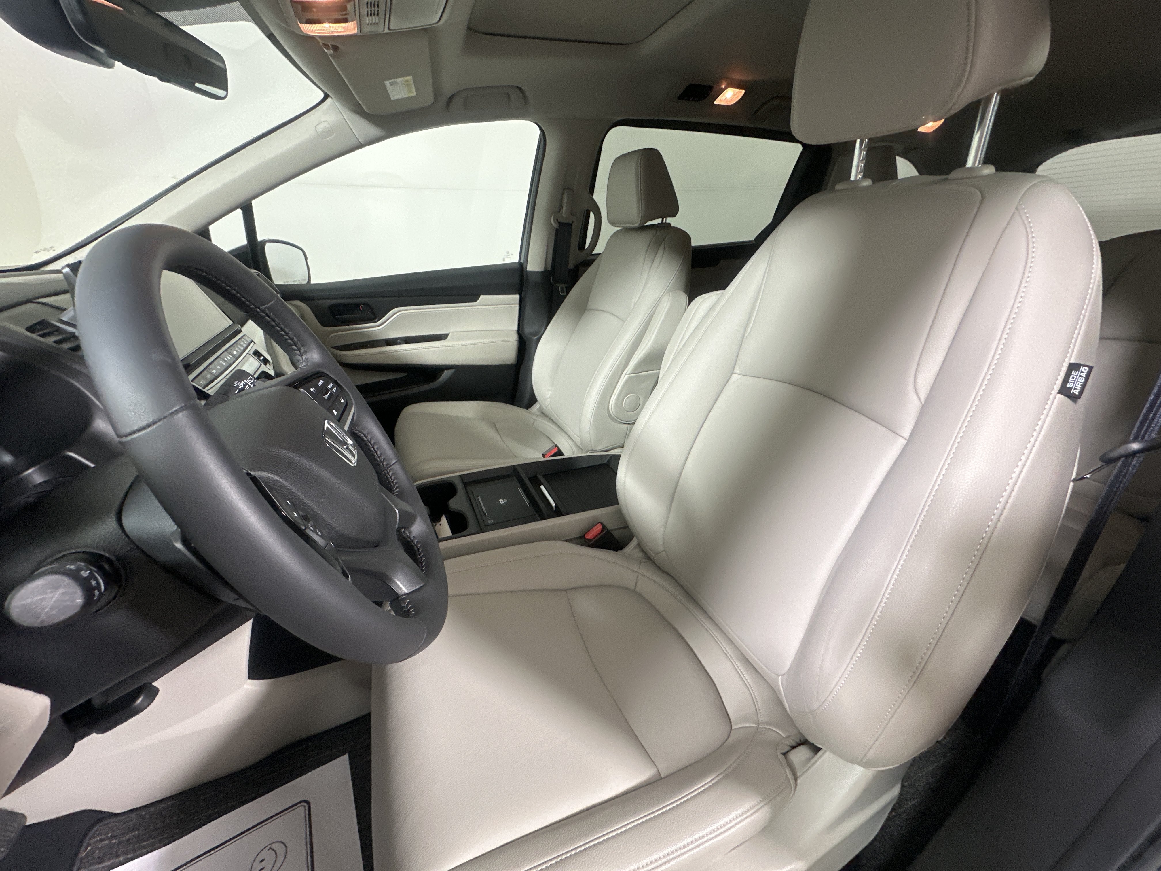 Used 2025 Honda Odyssey EX-L image 9