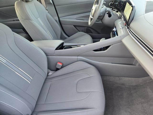 Certified 2025 Hyundai Elantra SEL FWD image 13