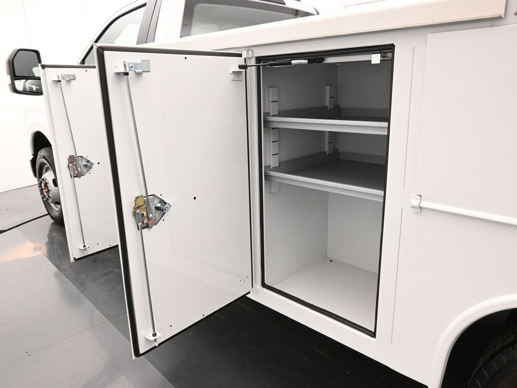 New 2026 Ford F350 XL w/ XL Chrome Package image 17