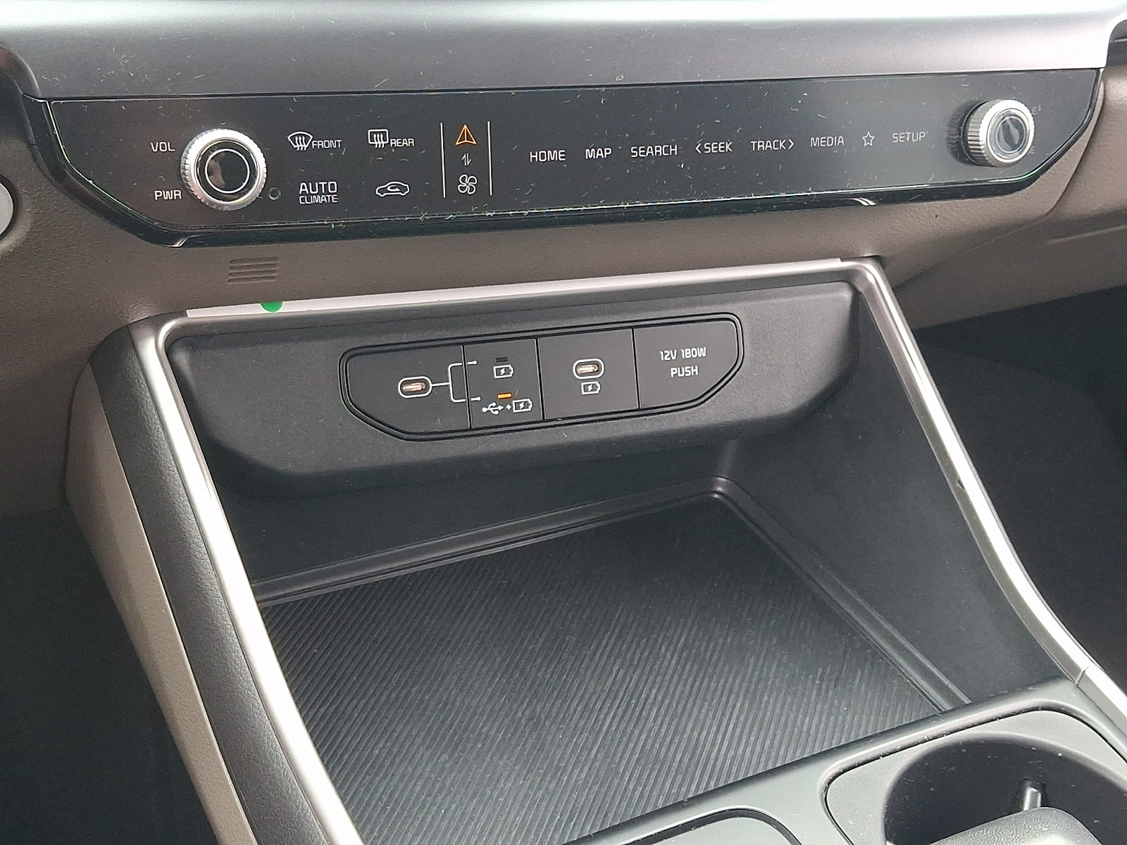 Used 2025 Kia Carnival FWD image 16