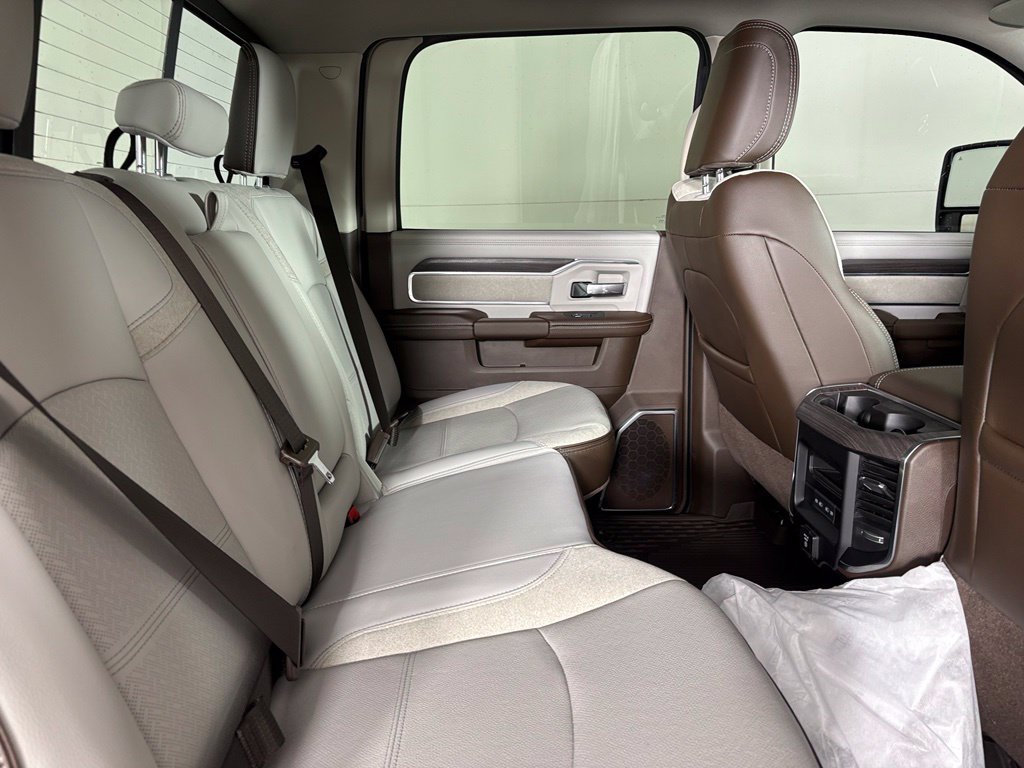 New 2027 RAM 3500 Laramie AWD/4WD image 17